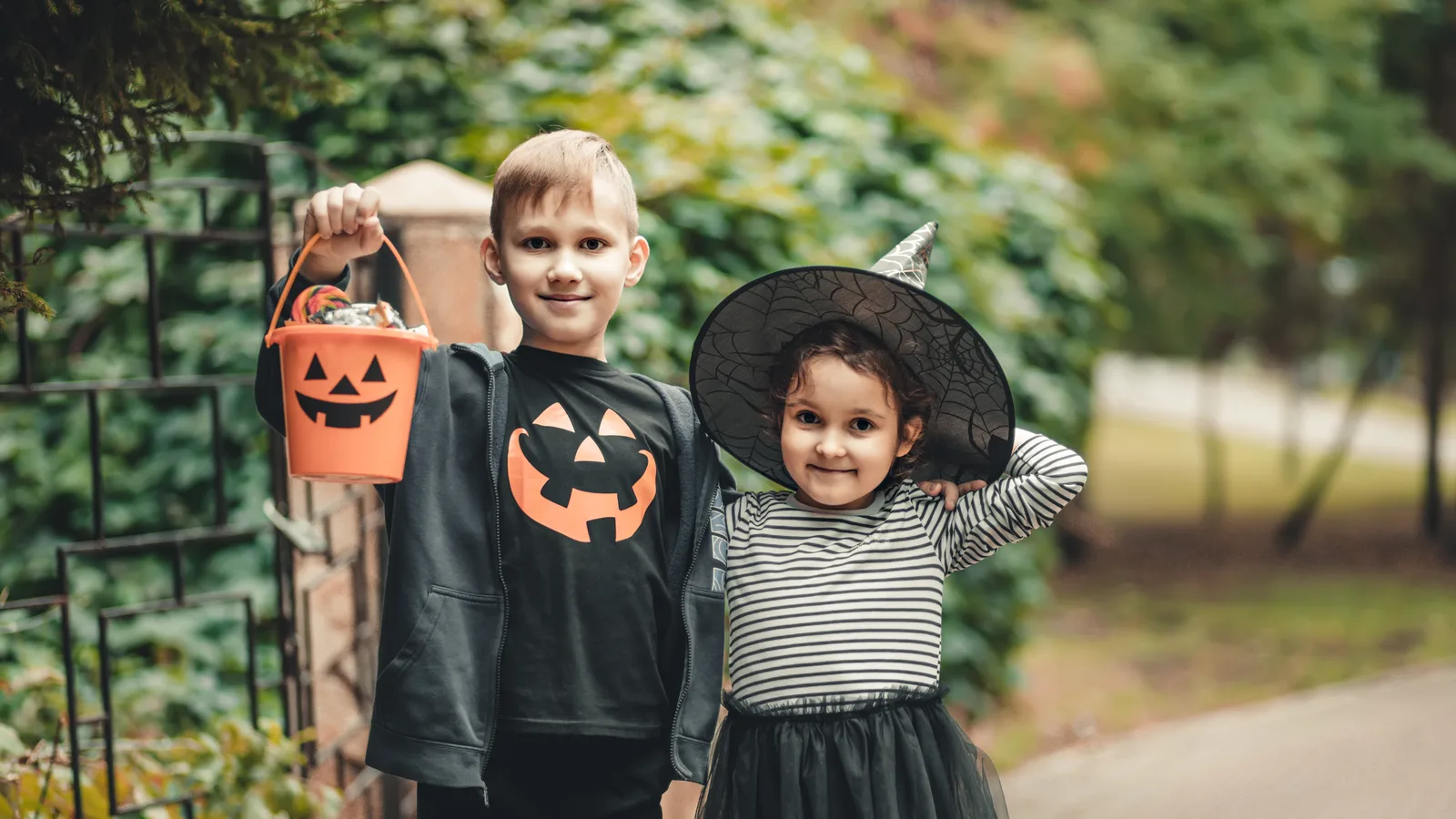 Flushing's Halloween Friday: A Mad Monster Lab in Bowne Park and a Movie on Colden Street