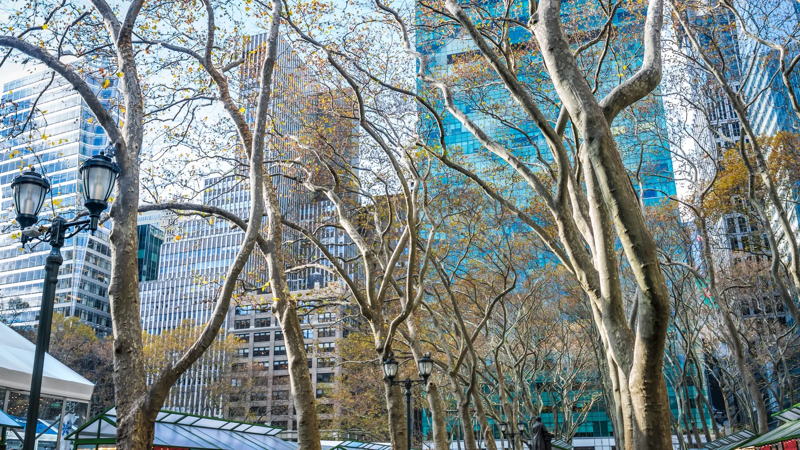 Bryant Park's Free Rink and Holiday Shops Open October 28