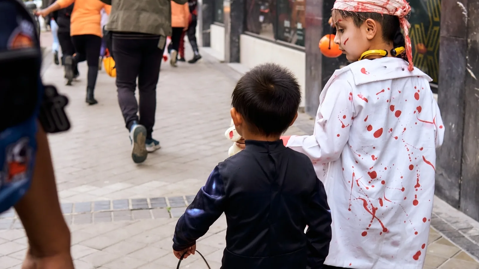 Vernon Boulevard Closes to Cars for Trick-or-Treating on Halloween, and LaGuardia Hosts a Día de los Muertos Party First