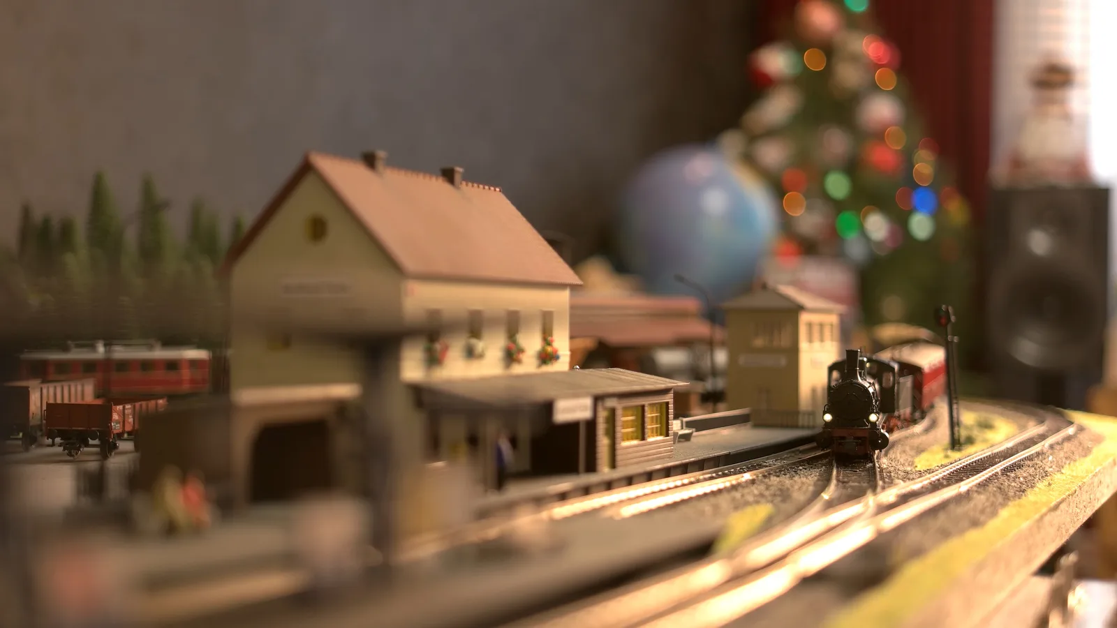 A Plant-Built One Vanderbilt Joins the NYBG Holiday Train Show Across From Fordham, Opening Nov. 14