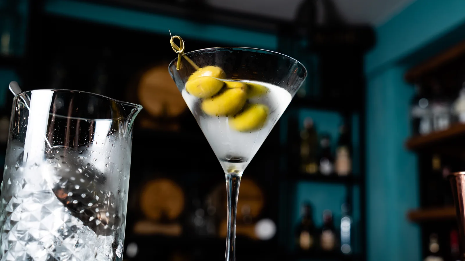 Freezer Martinis for $15 and Pizza Bagels by the Dozen: Cocktail Test Kitchen Opens in Hell's Kitchen