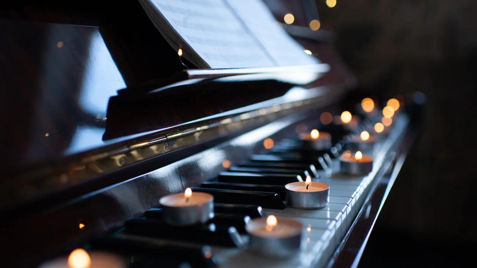 This Week in Washington Heights: Candlelight Requiem, a Mansion Ghost Hunt and Free Zumba