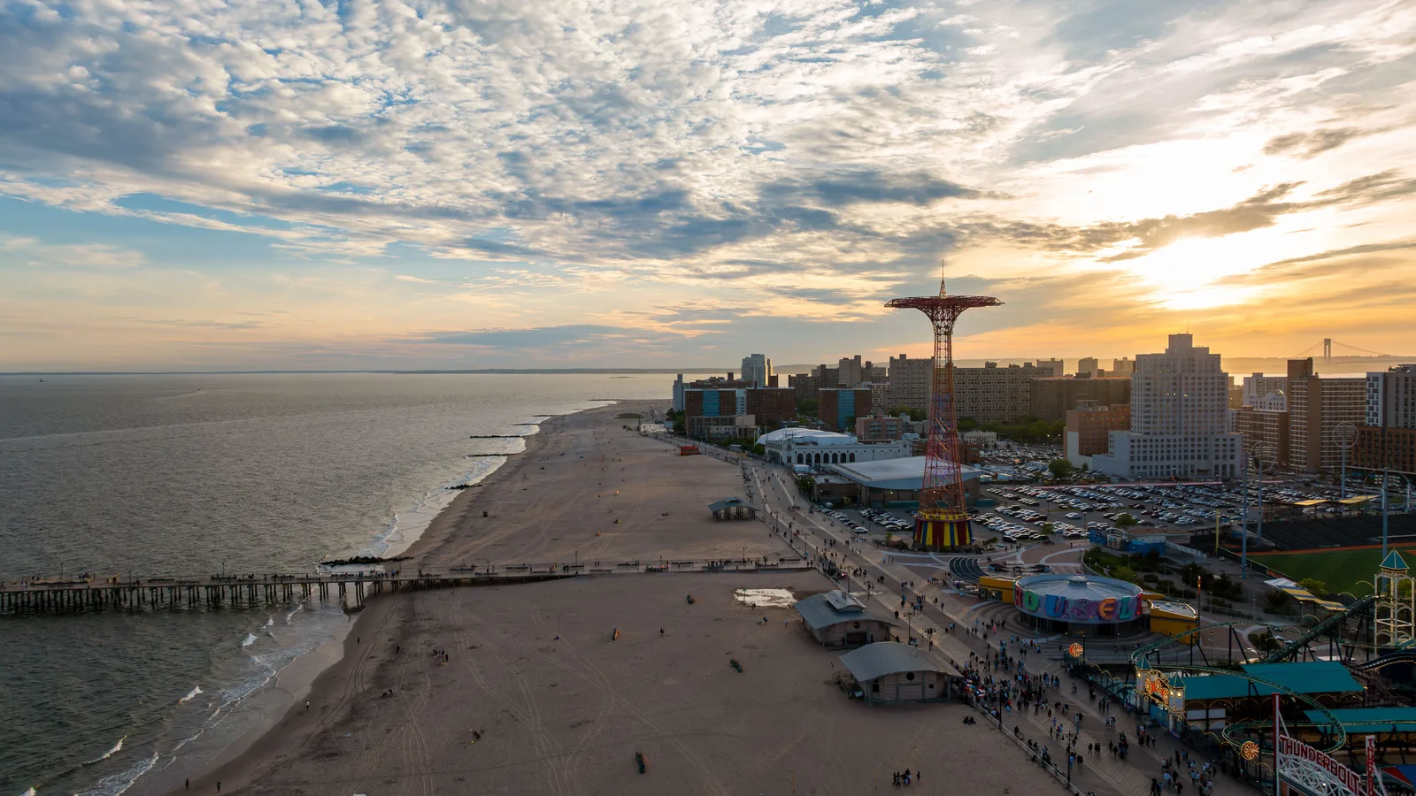 More Than 30 Artists Fill Coney Island USA With Pigeons, Plus a Dracula Night and a Fall Festival