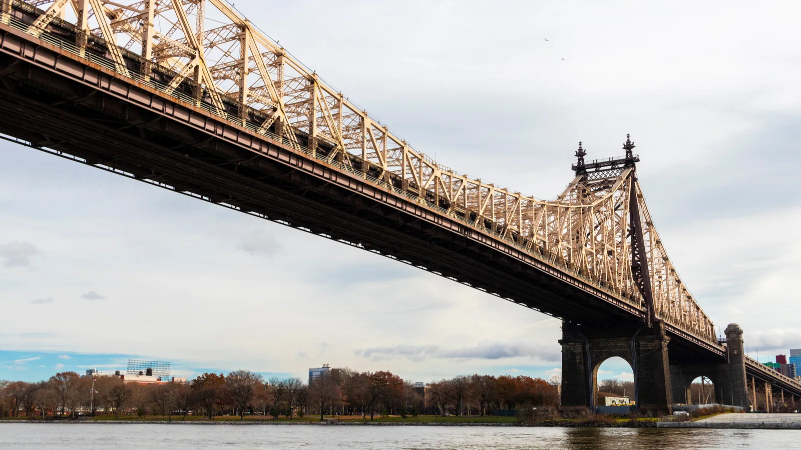 The Marathon's Halfway Mark Lands in Long Island City on Nov. 1: Here's Where to Stand